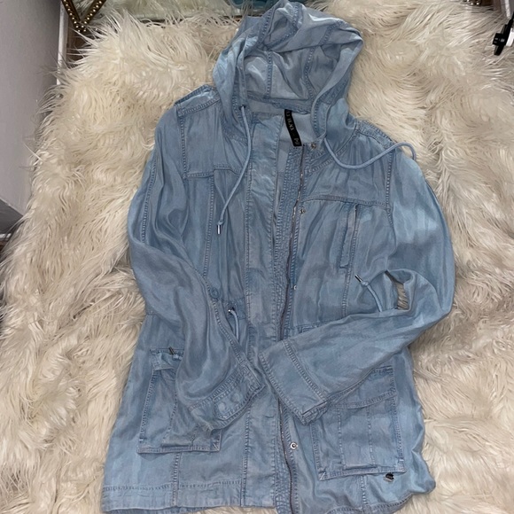 Lorna Jane Jackets & Blazers - Lorna Jane Black Chambray Denim Jacket